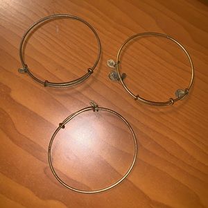 Plain alex and ani bangles